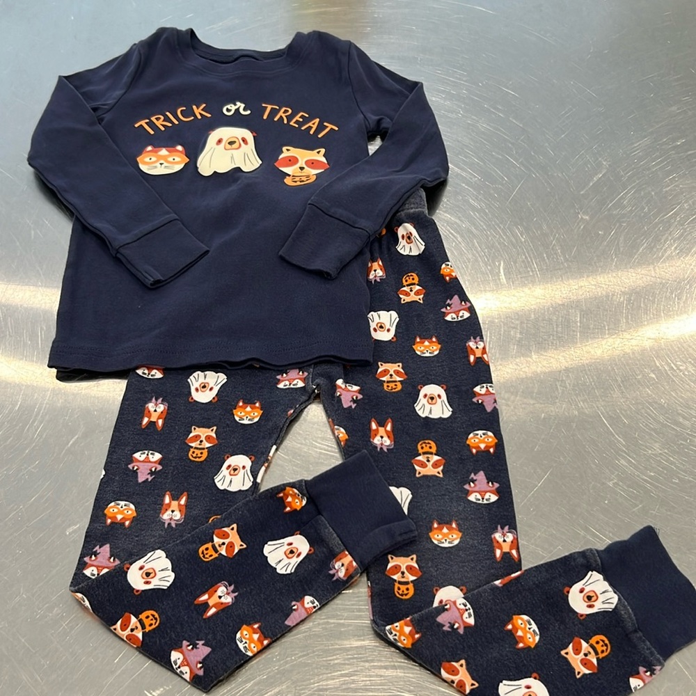 Old Navy toddler pajama set